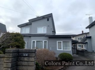 【塗装事例074】苫小牧市Y邸「ホワイトのアクセントカラーで高級感を持った爽やかさ。濃いめライトグレー」